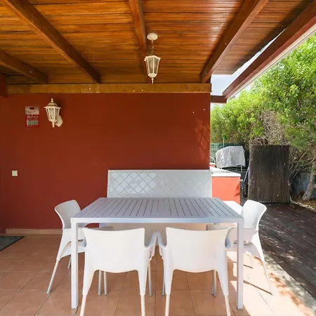 Cozy House With Private Jacuzzi