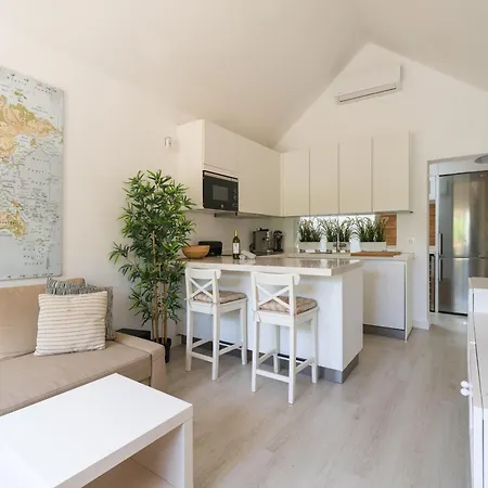 Cozy House With Private Jacuzzi *